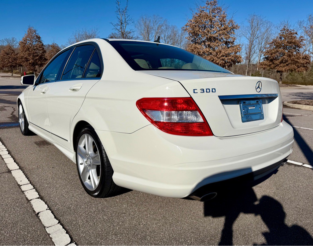 2011 Mercedes-Benz C-Class Image 7