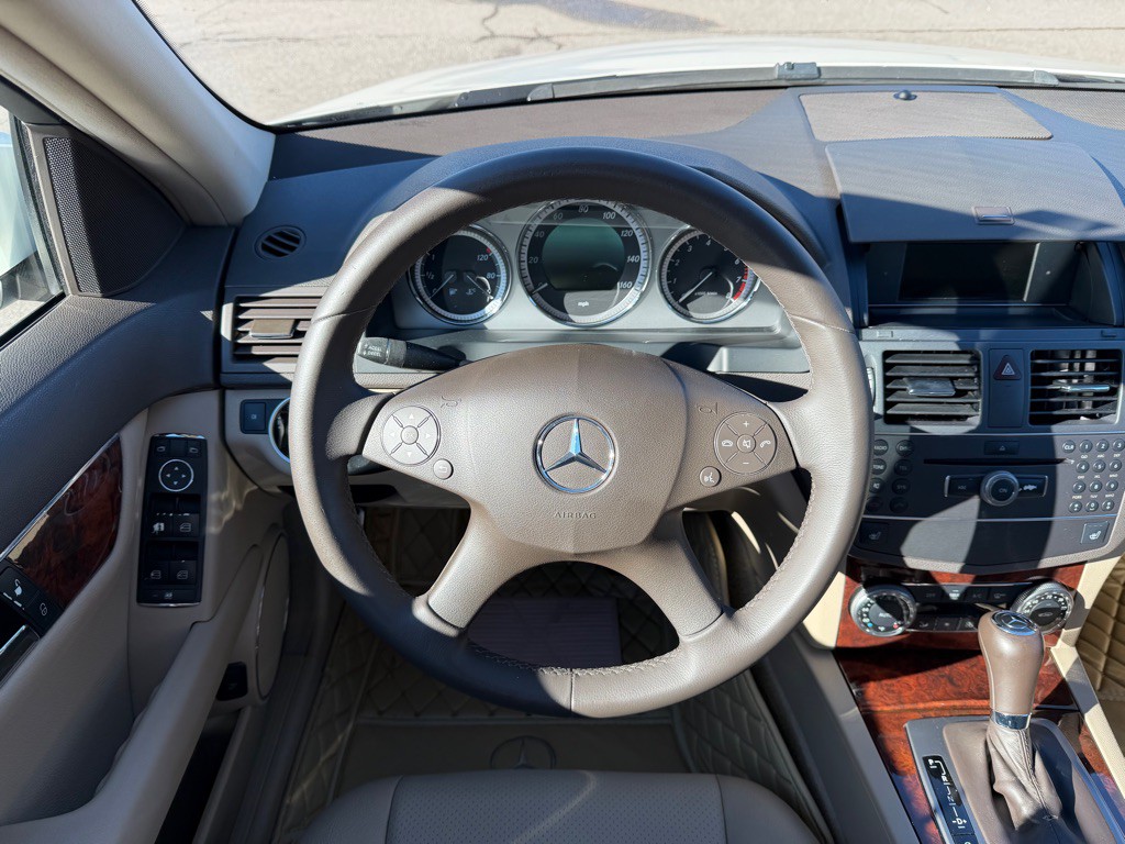 2011 Mercedes-Benz C-Class Image 16