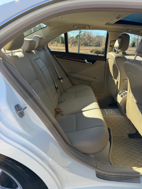 2011 Mercedes-Benz C-Class Image 19