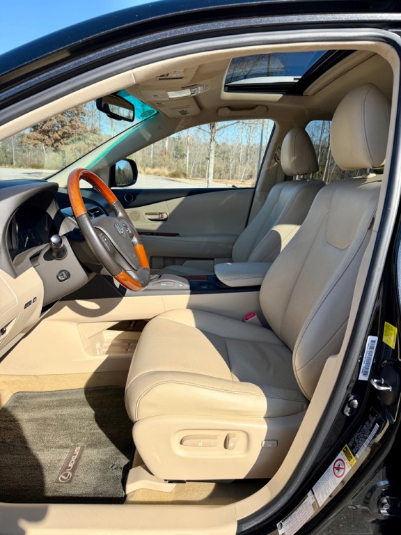 2011 Lexus RX Image 10