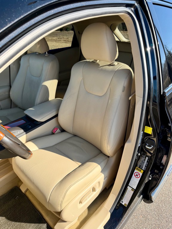 2011 Lexus RX Image 11