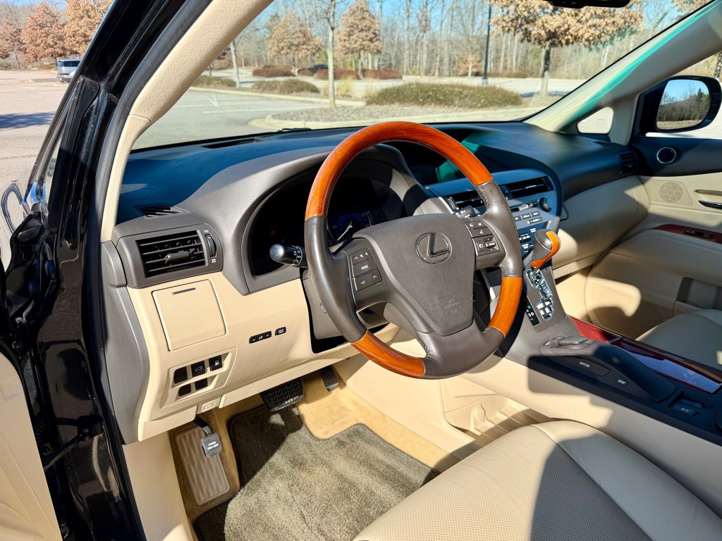 2011 Lexus RX Image 12