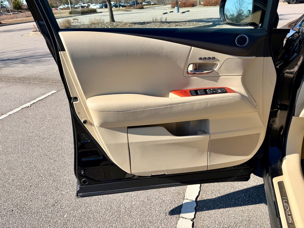 2011 Lexus RX Image 13