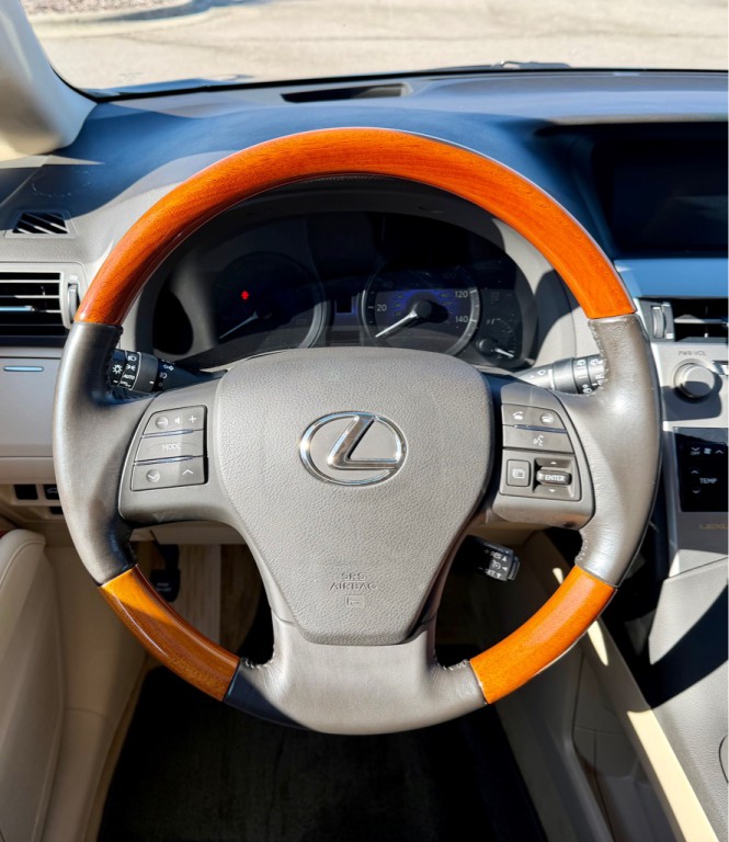 2011 Lexus RX Image 19