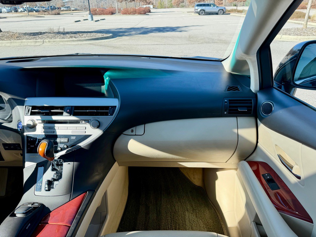 2011 Lexus RX Image 21
