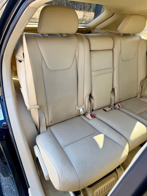 2011 Lexus RX Image 23