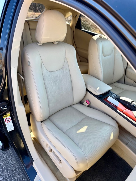 2011 Lexus RX Image 27