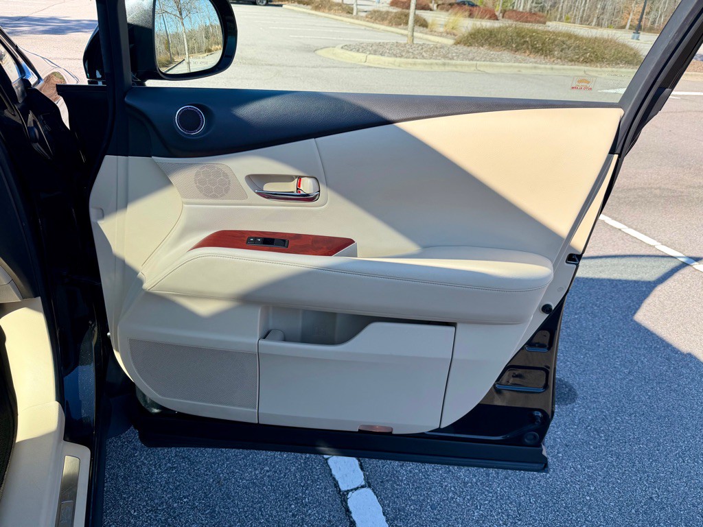 2011 Lexus RX Image 29