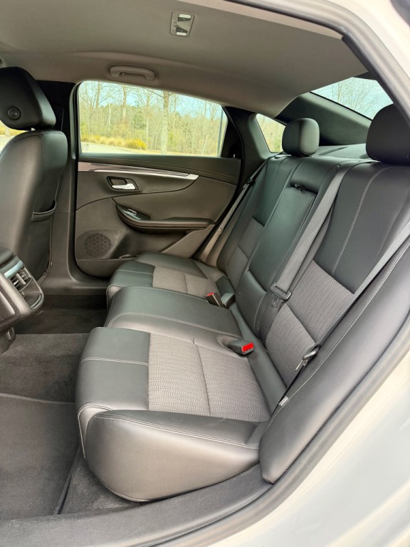 2017 Chevrolet Impala Image 13