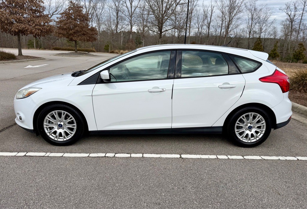 2012 Ford Focus Image 8