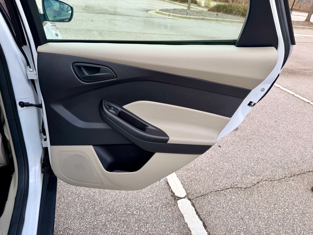 2012 Ford Focus Image 22