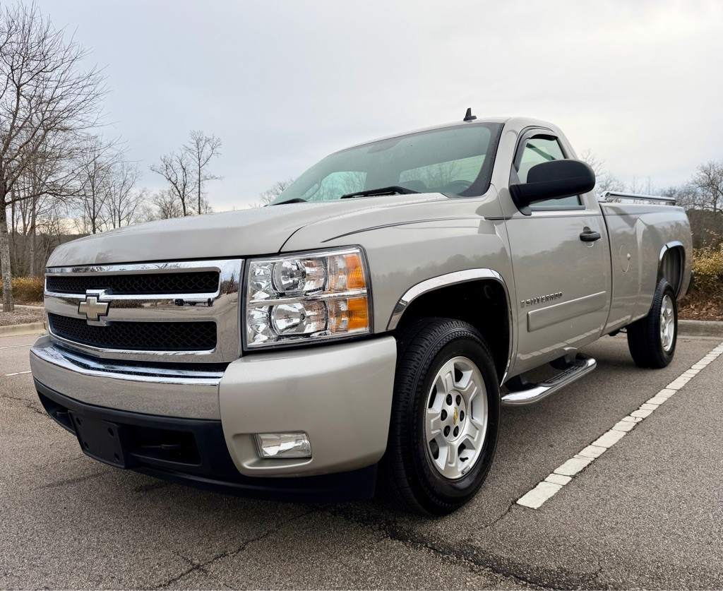 2007 Chevrolet Silverado 1500 Image 1