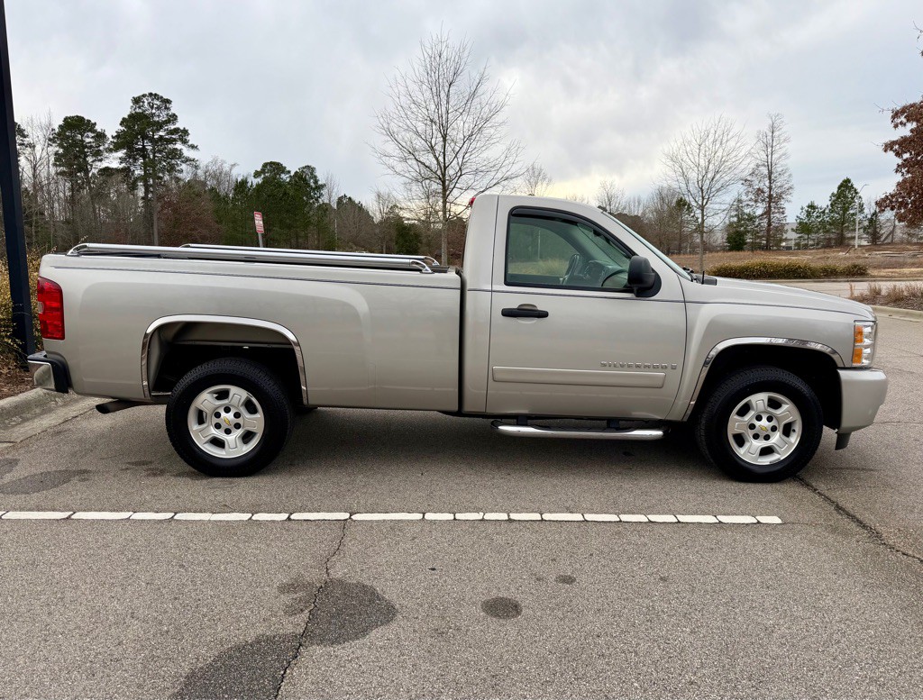2007 Chevrolet Silverado 1500 Image 4