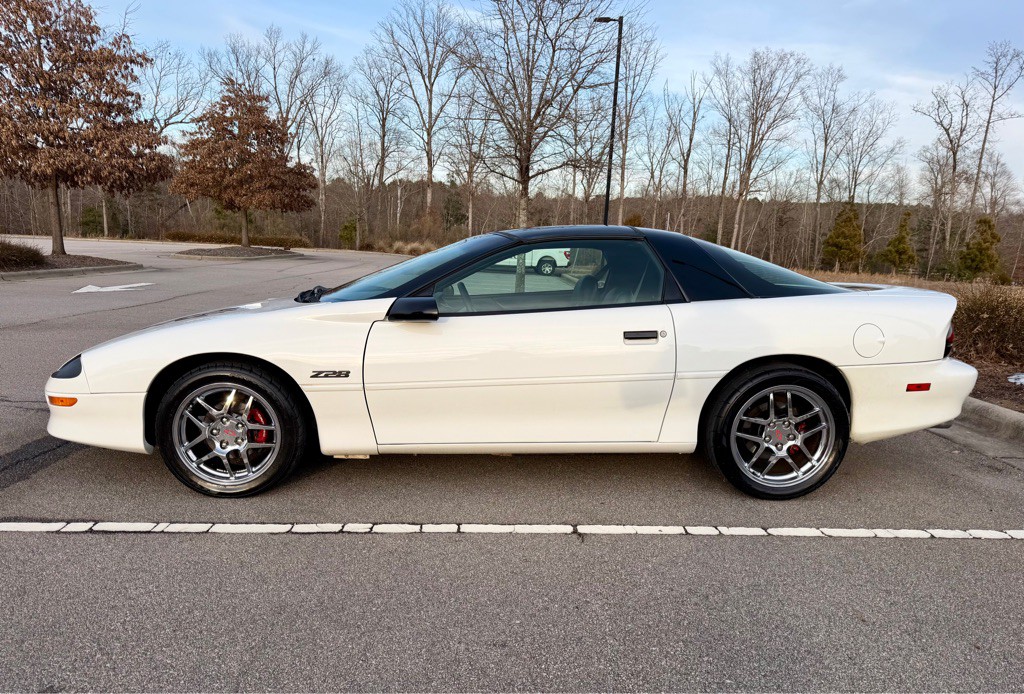 1995 Chevrolet Camaro Image 8
