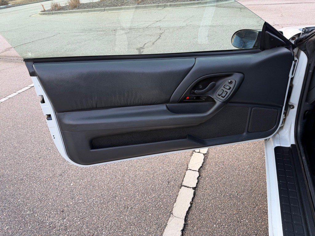 1995 Chevrolet Camaro Image 14