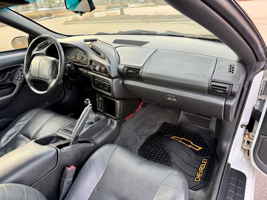 1995 Chevrolet Camaro Image 17