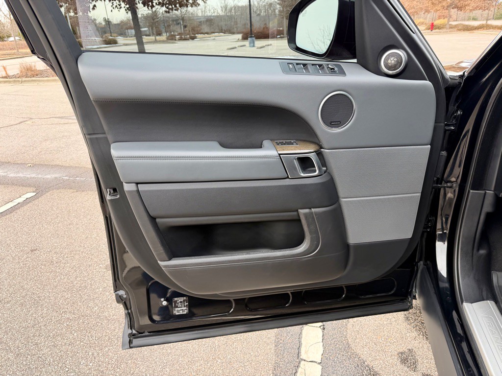 2015 Land Rover Range Rover Sport Image 13