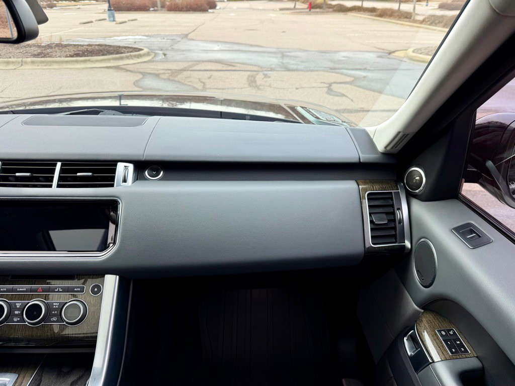 2015 Land Rover Range Rover Sport Image 22