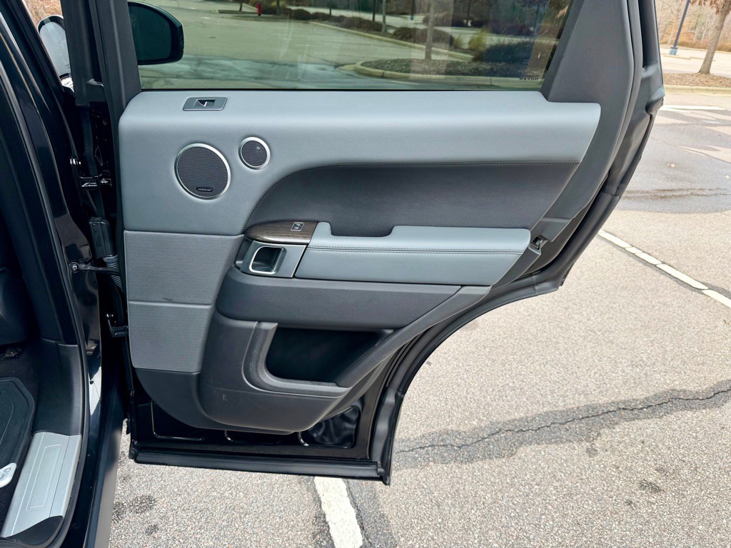 2015 Land Rover Range Rover Sport Image 26