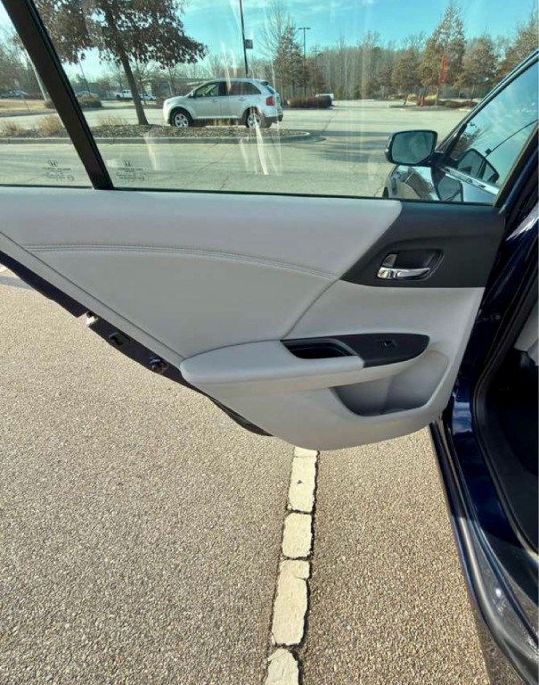 2014 Honda Accord Image 16