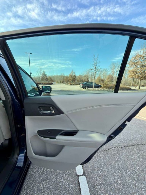 2014 Honda Accord Image 18