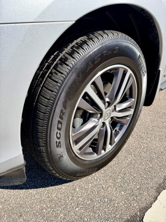 2017 INFINITI QX60 Image 9