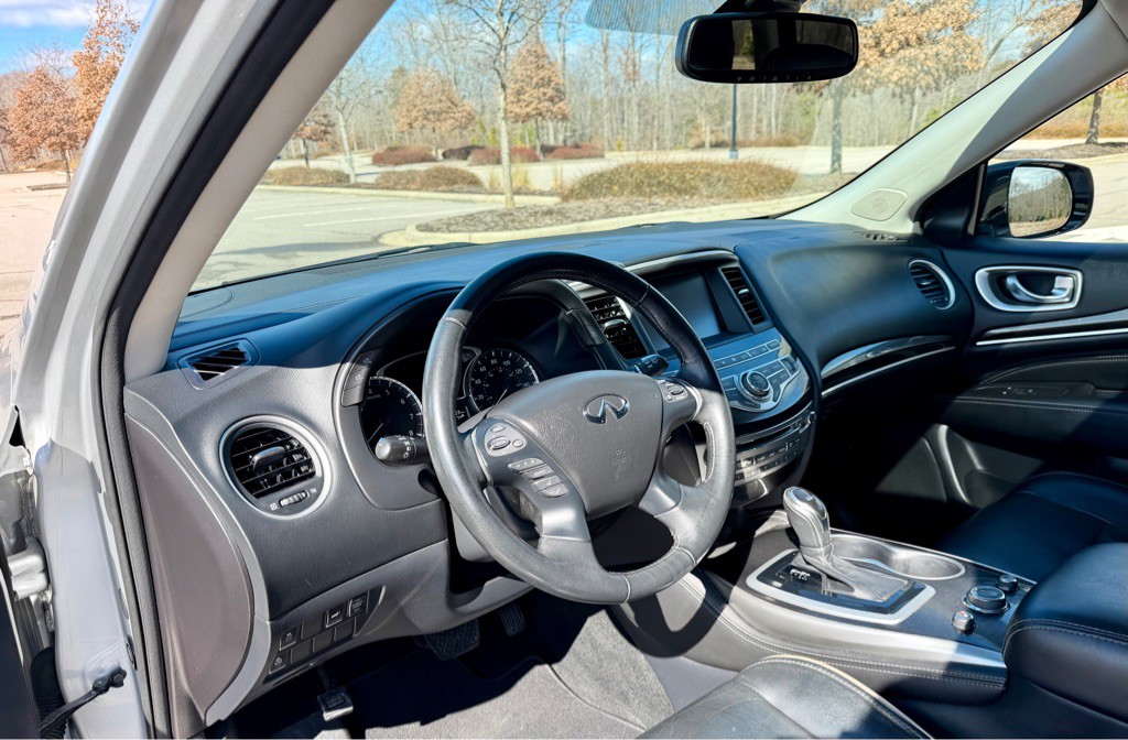 2017 INFINITI QX60 Image 11