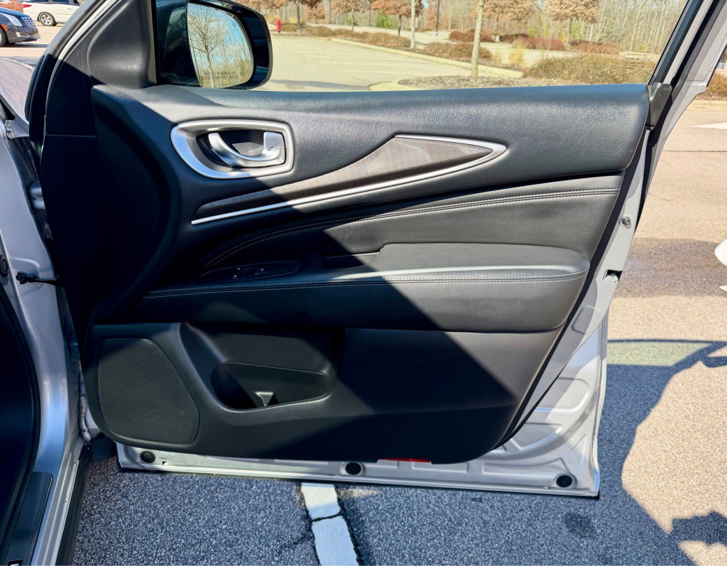 2017 INFINITI QX60 Image 25