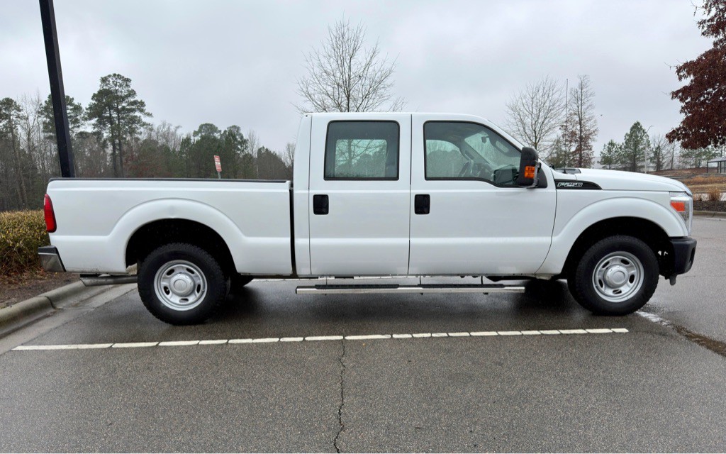 2011 Ford F-250 Image 4
