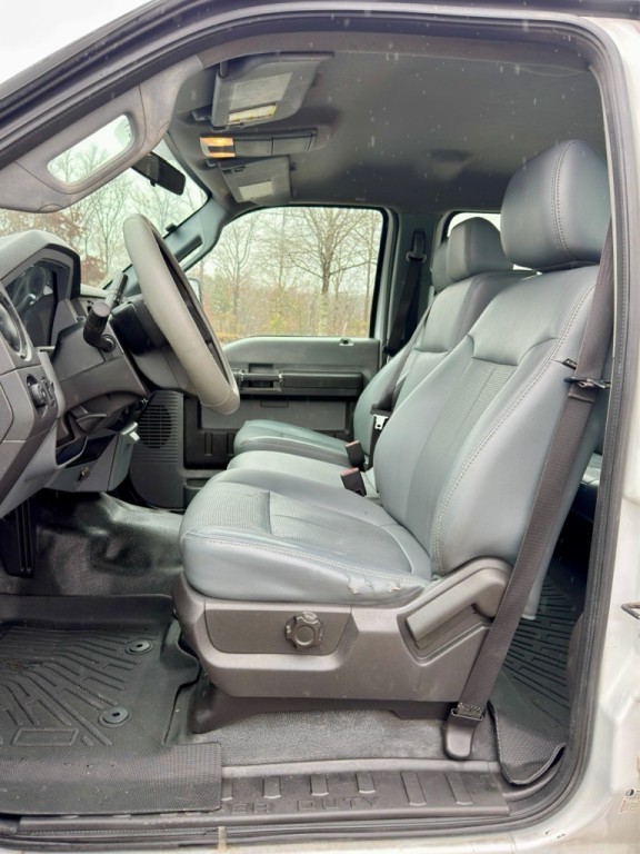 2011 Ford F-250 Image 9