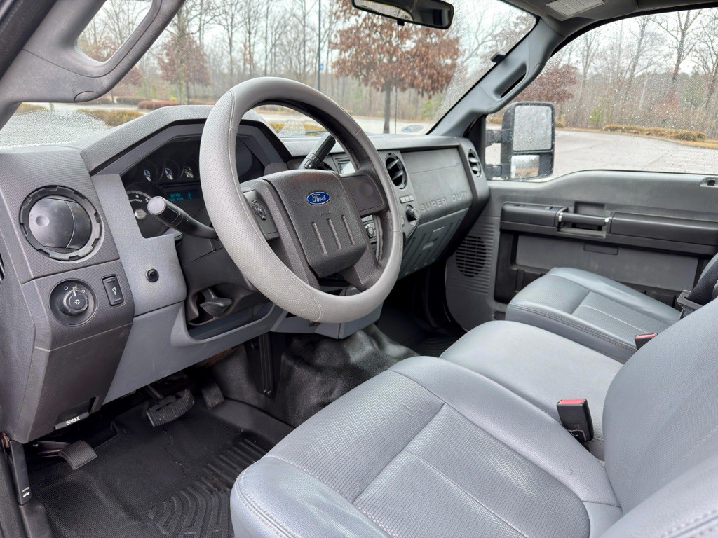 2011 Ford F-250 Image 11
