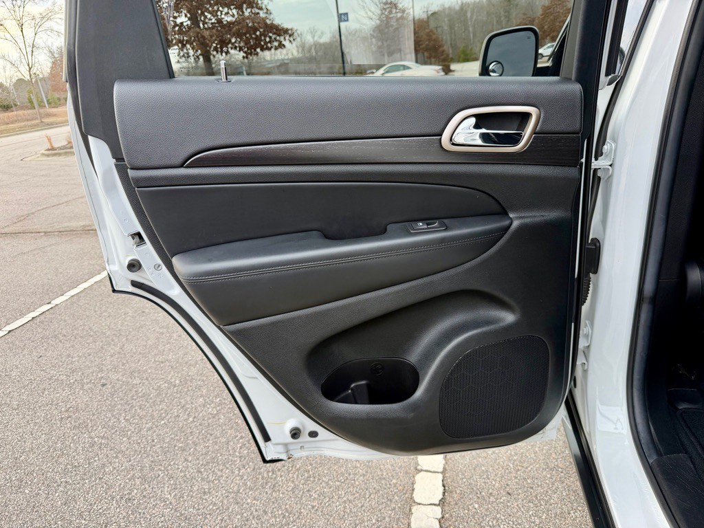 2014 Jeep Grand Cherokee Image 16