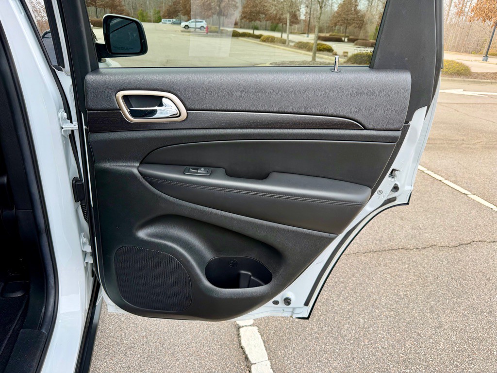2014 Jeep Grand Cherokee Image 24