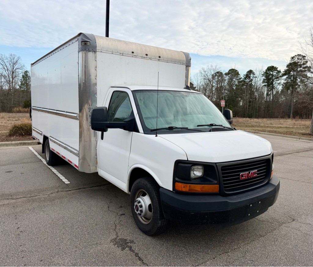 2016 GMC Savana Image 3
