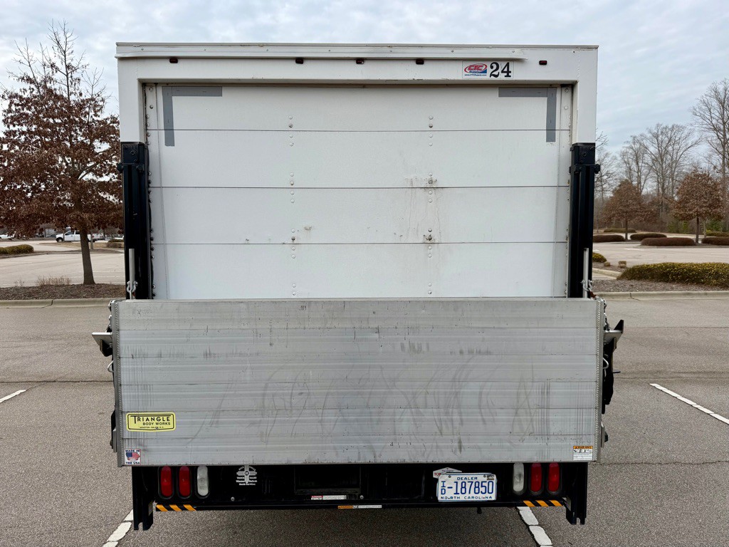 2016 GMC Savana Image 6