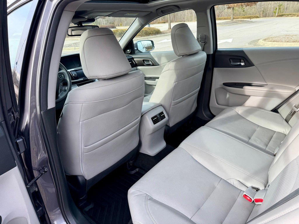 2015 Honda Accord Image 14