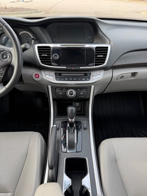 2015 Honda Accord Image 18