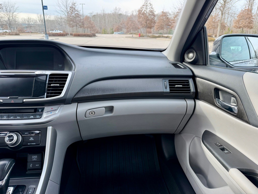 2015 Honda Accord Image 19