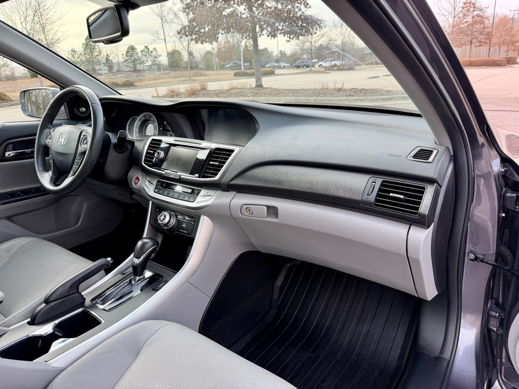 2015 Honda Accord Image 26