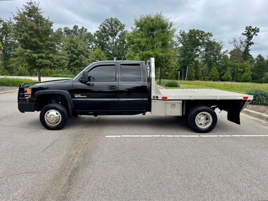 2004 GMC Sierra Image 8