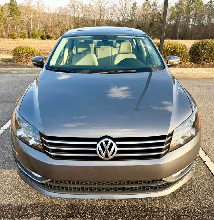 2015 Volkswagen Passat Image 2