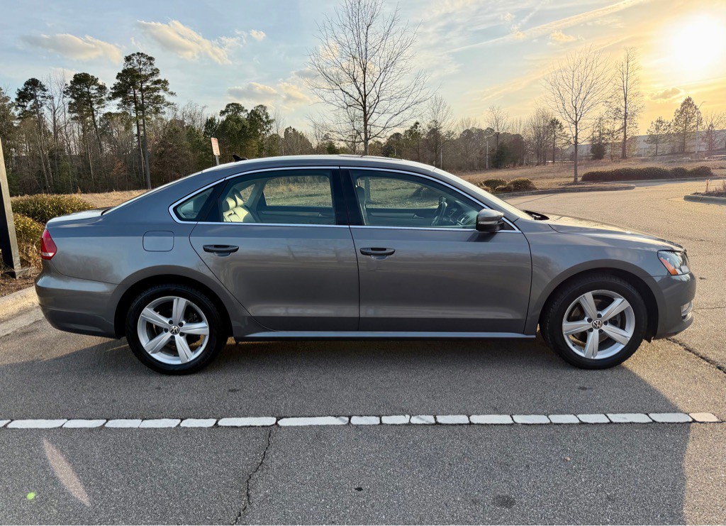 2015 Volkswagen Passat Image 4