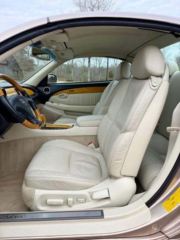 2002 Lexus SC Image 10