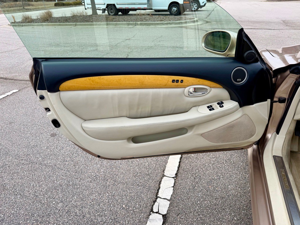 2002 Lexus SC Image 14