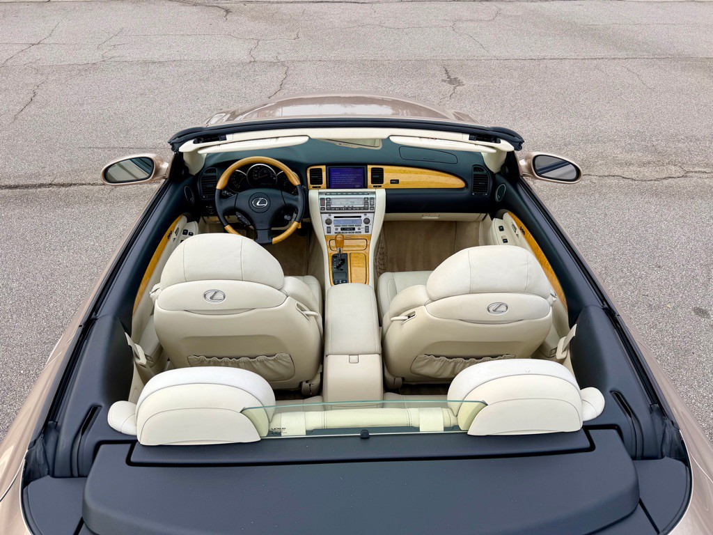2002 Lexus SC Image 21