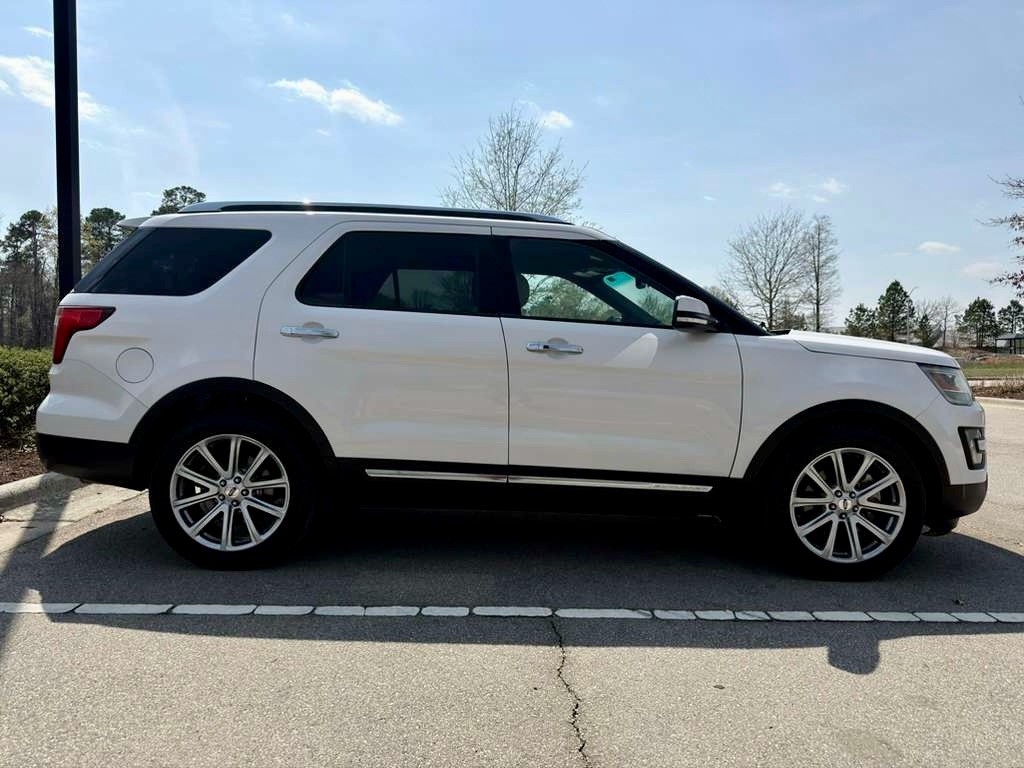 2017 Ford Explorer Image 4