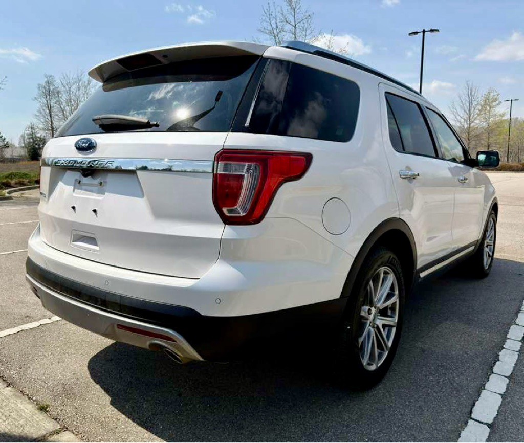 2017 Ford Explorer Image 5