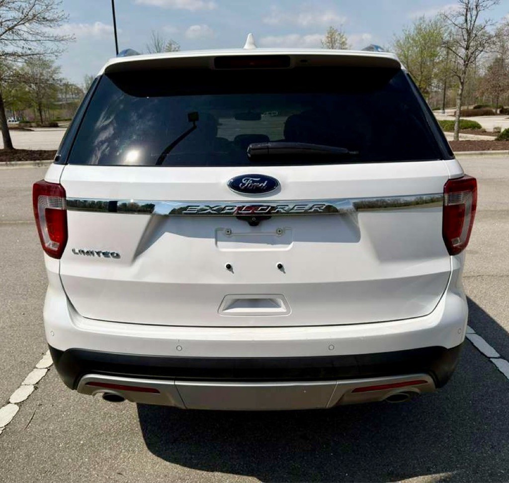 2017 Ford Explorer Image 6