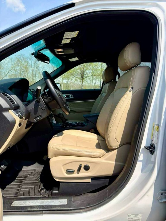2017 Ford Explorer Image 10