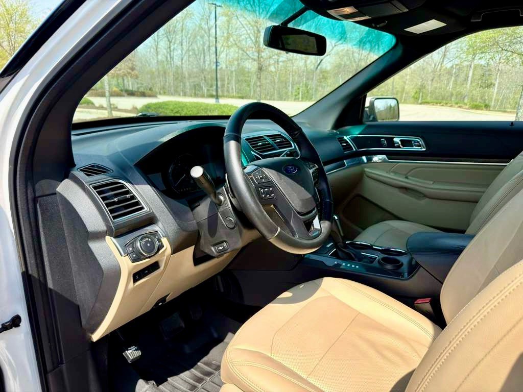 2017 Ford Explorer Image 11